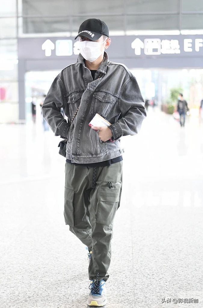 钱枫在节目里时时刻刻都在秀恩爱,何炅和钱枫照片