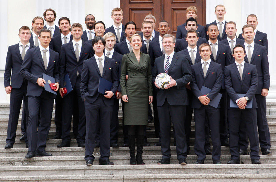 勒夫卸任德国主帅了吗,勒夫卸任德国足球队