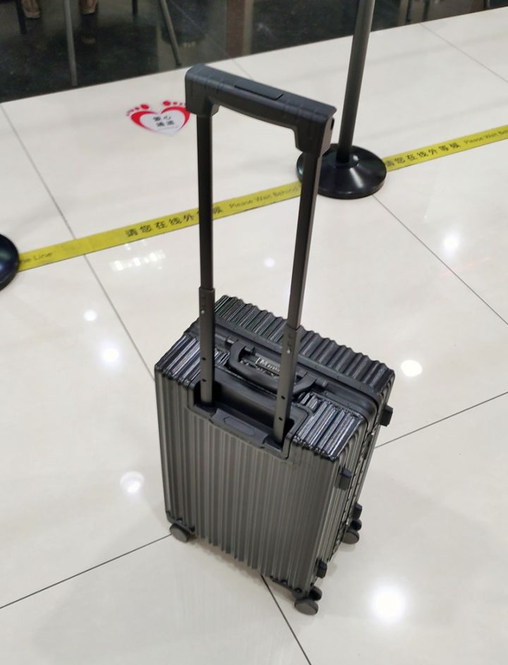 轻便美旅行李箱,好用价格不贵的指纹解锁行李箱