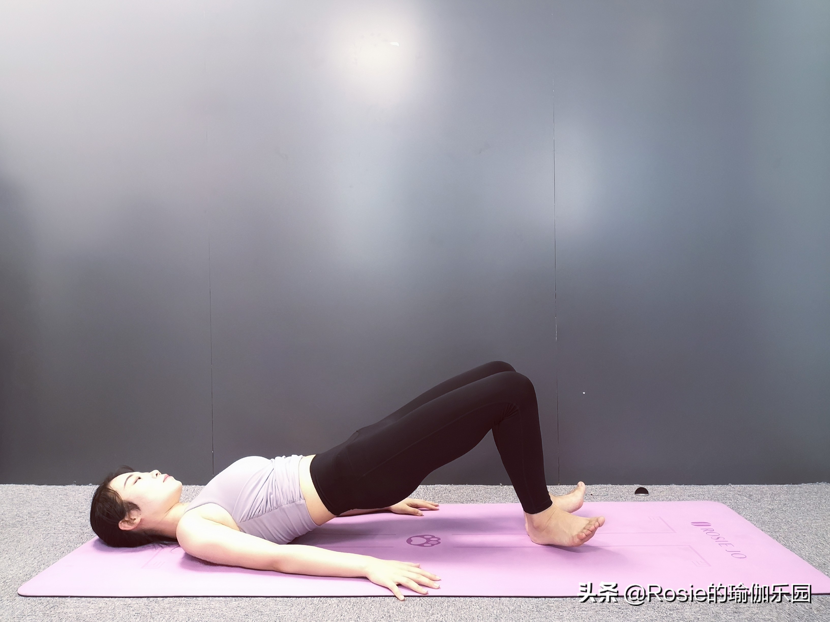 大腿根缝隙大o型腿怎么矫正,穿软鞋子造成o型腿怎么矫正