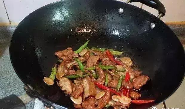 不管炒什么菜必放的调料,无论炒什么肉不要用盐和酒料腌制