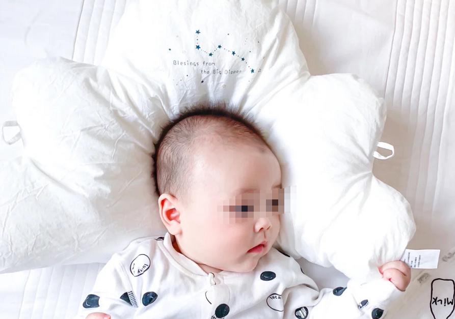 婴儿睡出尖脑瓜怎么办,新生儿脑壳尖