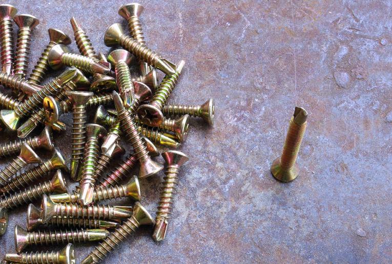 传奇的拉链大王，靠三毛钱生意年赚22亿，产品远销80多个国家