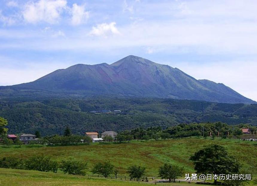 日本708年进入王国时代的原因,日本建国日是哪一天