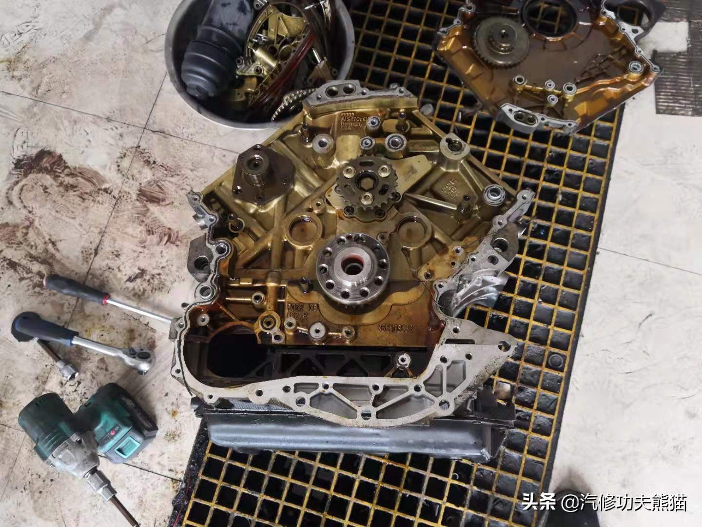 16万km的奥迪a62.0t烧不烧机油,13款2.0t奥迪a6l烧机油