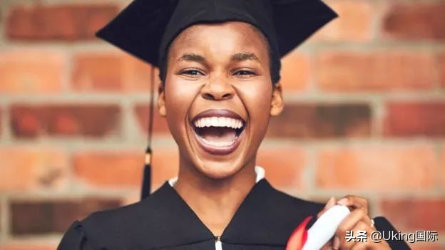 外国人念名字念错,在国外尴尬的中文名