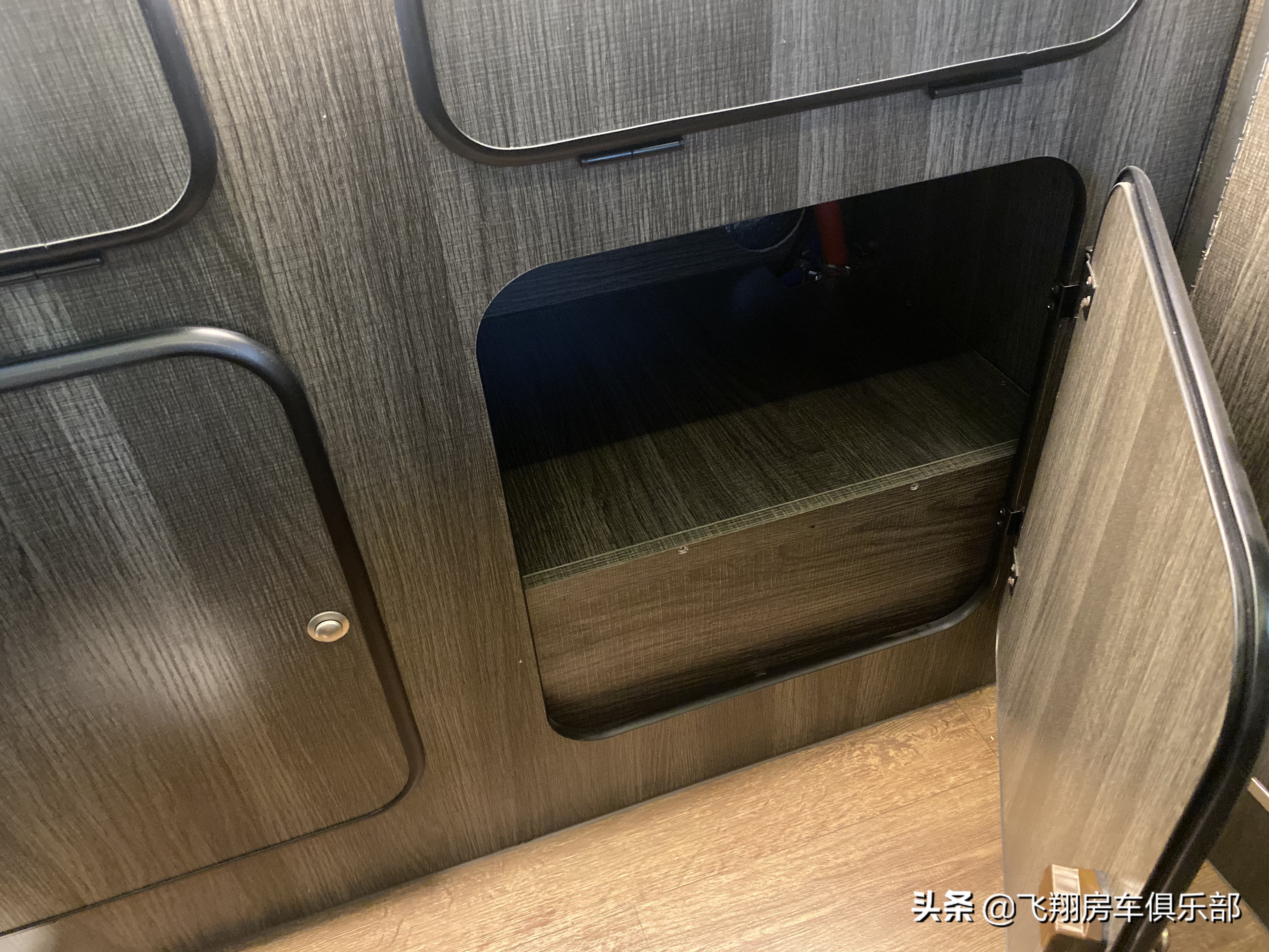 福特进口3.5tt双涡轮增压四驱房车,低调新福特全顺