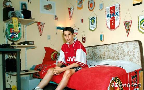 弗尔克鲁格和范佩西谁厉害,罗宾范佩西头球