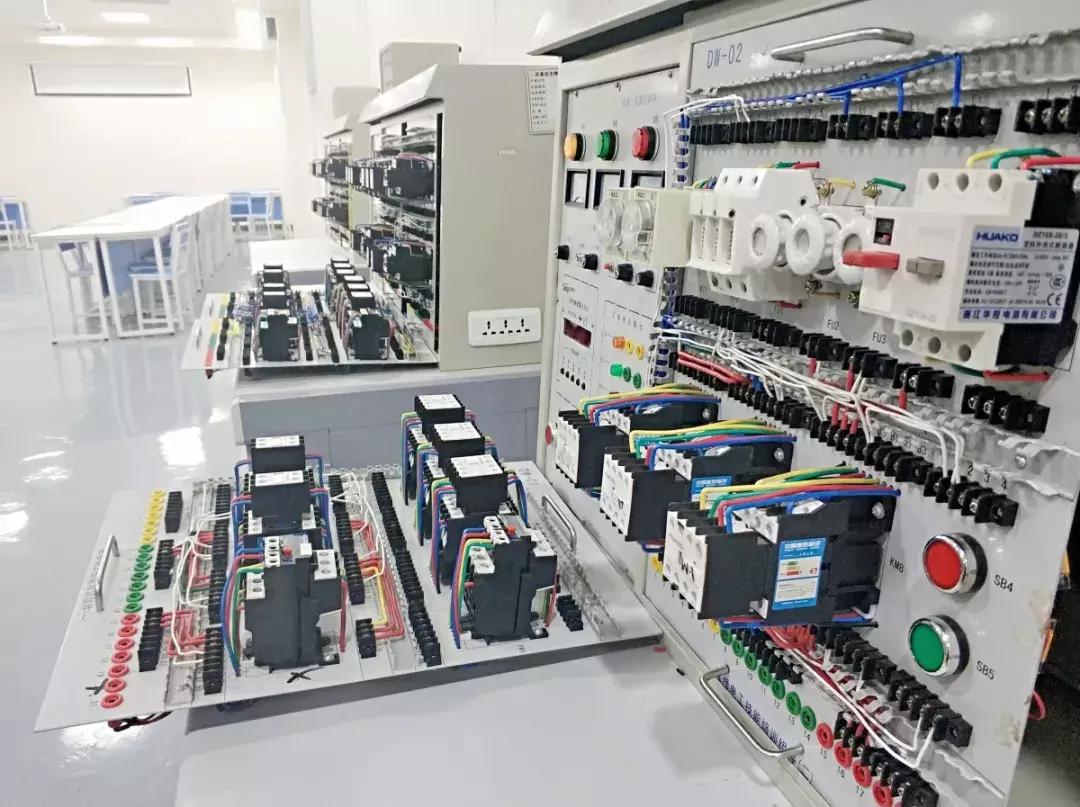 国内最大的新能源汽车实训设备,汽车实训基地