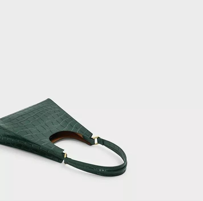 小众设计感经典百搭腋下包,今年最流行的百搭腋下包