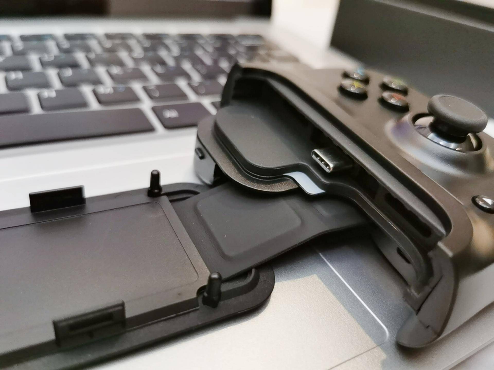 雷蛇骑仕手柄ios评测,雷蛇游戏手柄骑仕v2