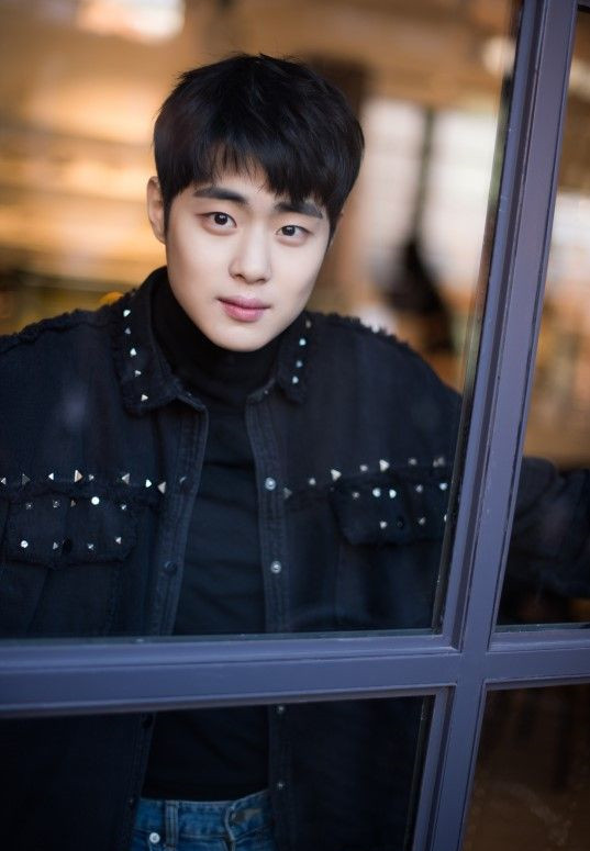 runningman璧电偝濂庡畬鏁寸増,閲戜笘姝h档鐐冲缁艰壓鎯婁汉鐨勬槦鏈熷叚