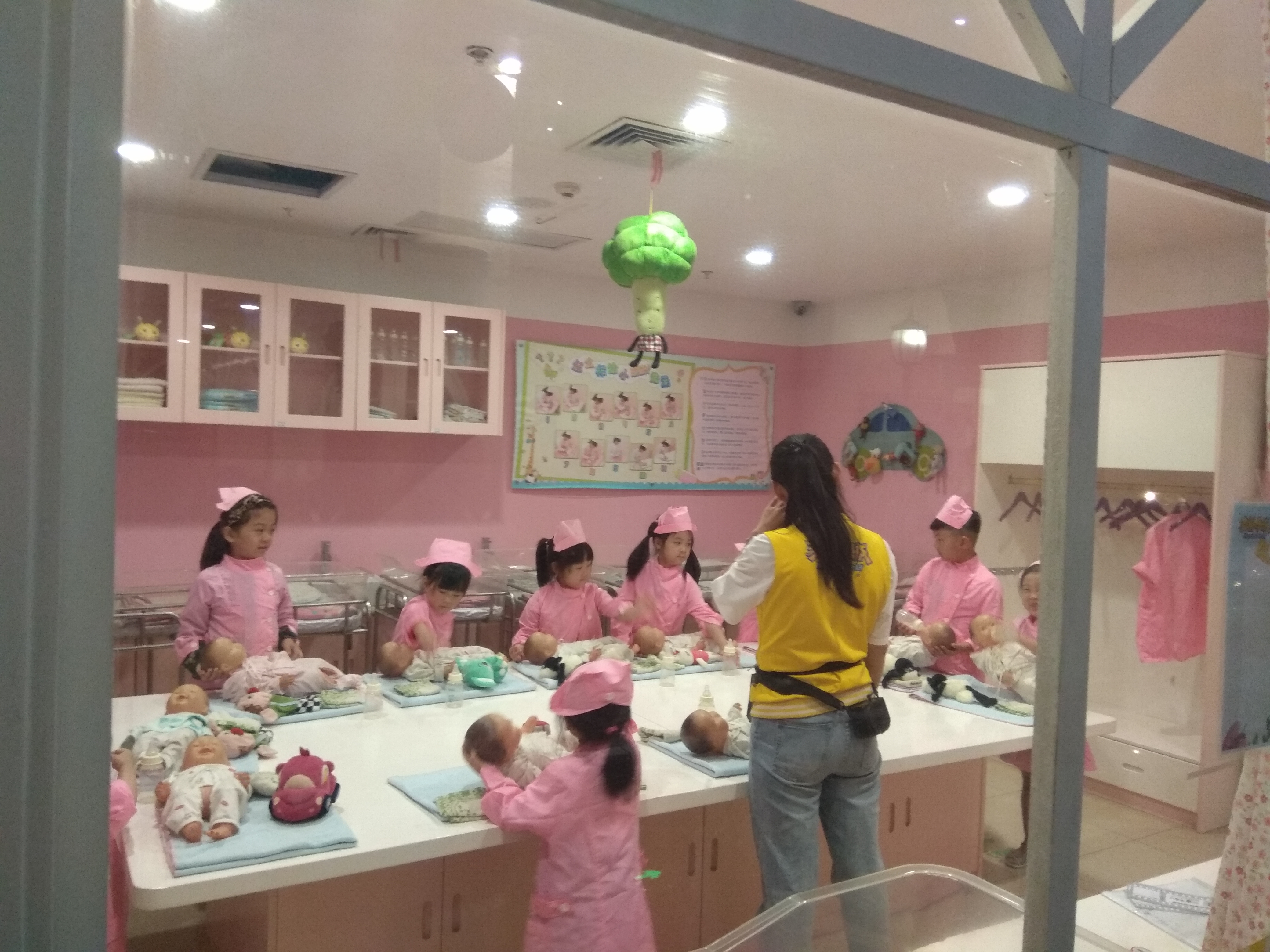 暑期狂欢--彤*妞小**第一次体验麦鲁小城，嗨翻喽