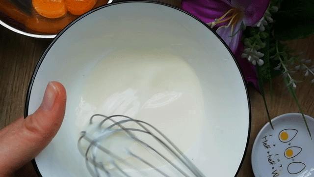 早餐就是自制肉松小贝,肉松小贝自己也可以做的很好吃