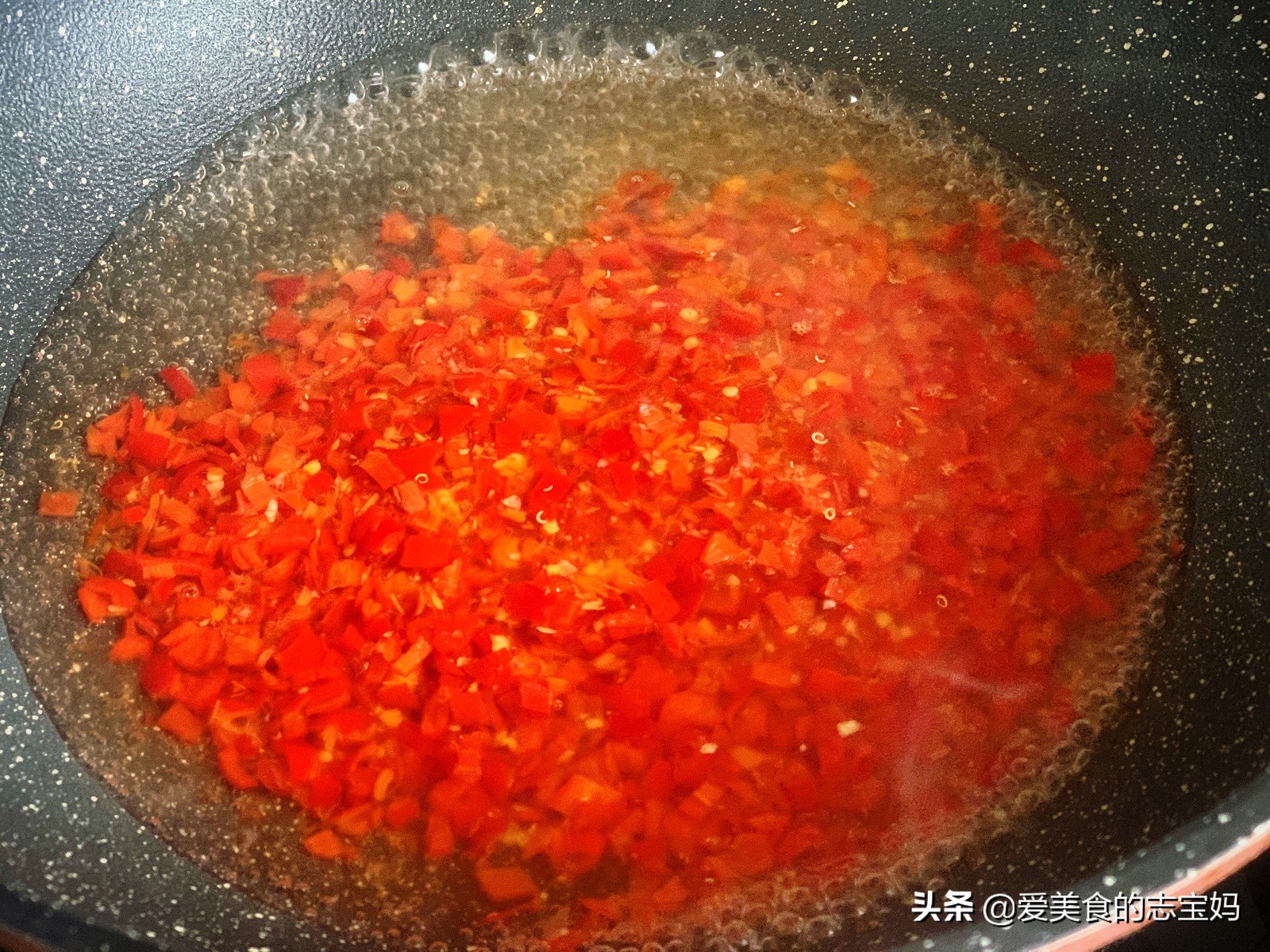 剁椒鱼头最正确做法才好吃,这才是剁椒鱼头的正确做法太香了