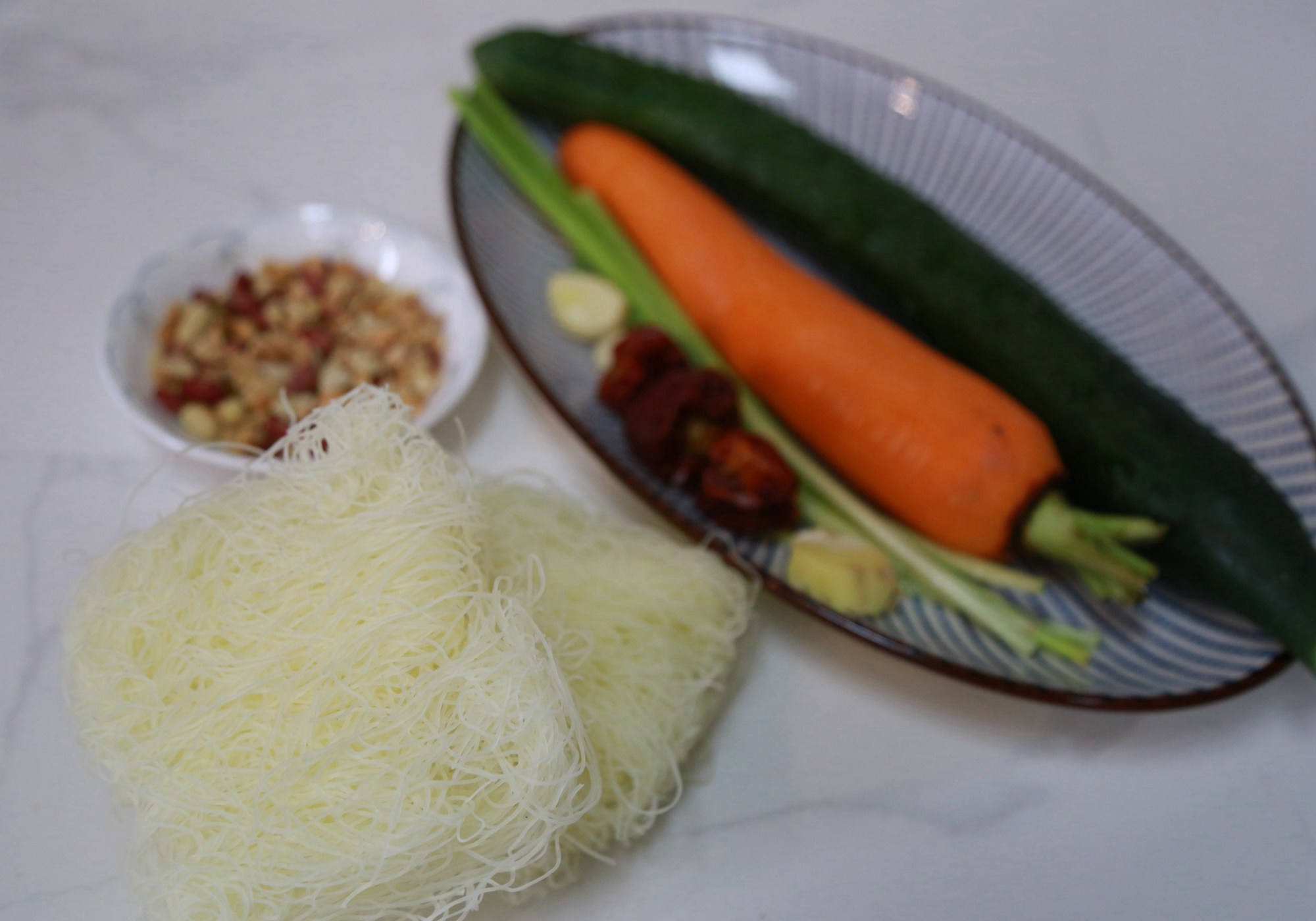 凉拌菠菜粉丝的汁怎么调,凉拌粉丝好吃的六种做法