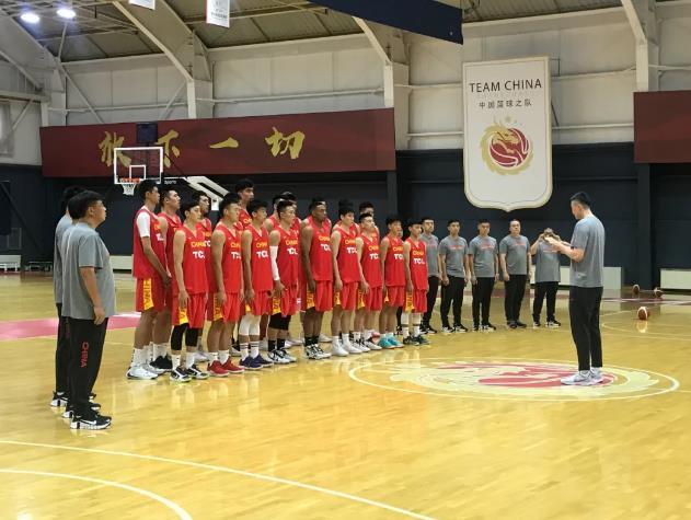 高诗岩祝福胡明轩获得fmvp,高诗岩打完比赛找胡明轩