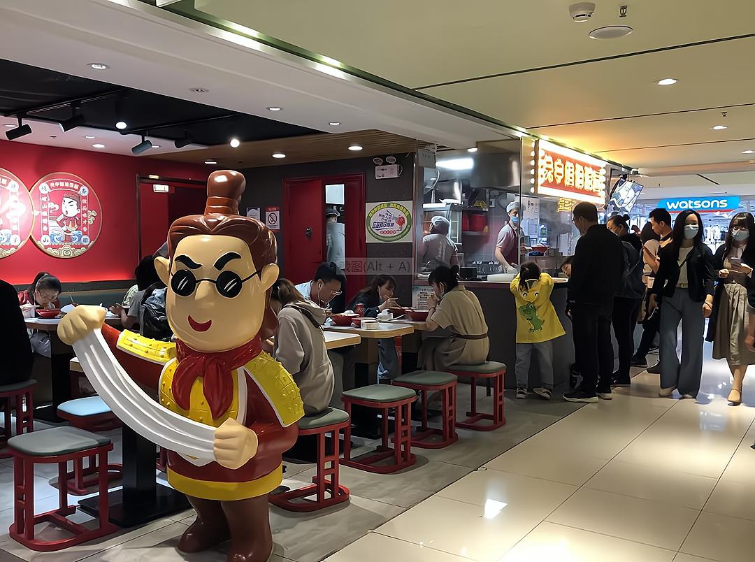 油泼面馆生意好到爆,油泼面利润