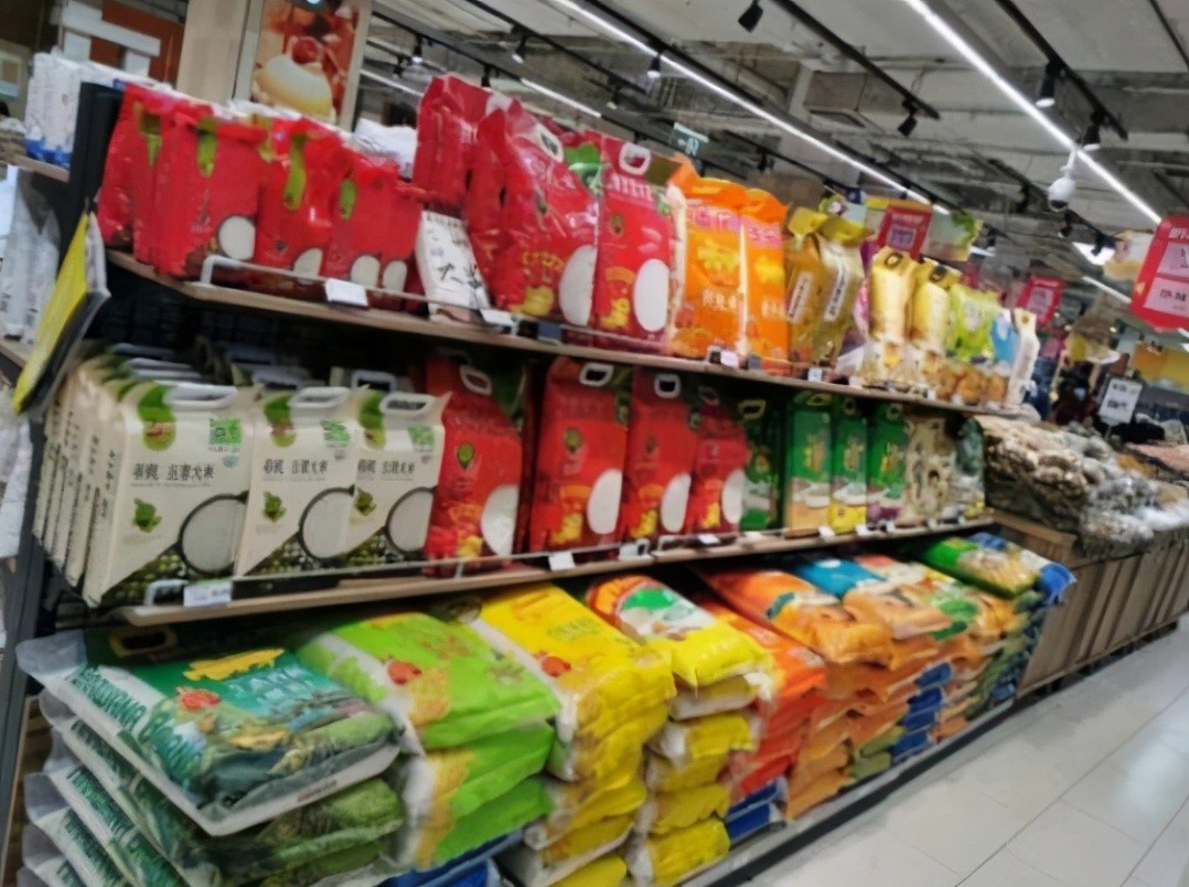 超市员工介绍商品,超市员工透露五种东西谁买谁上当