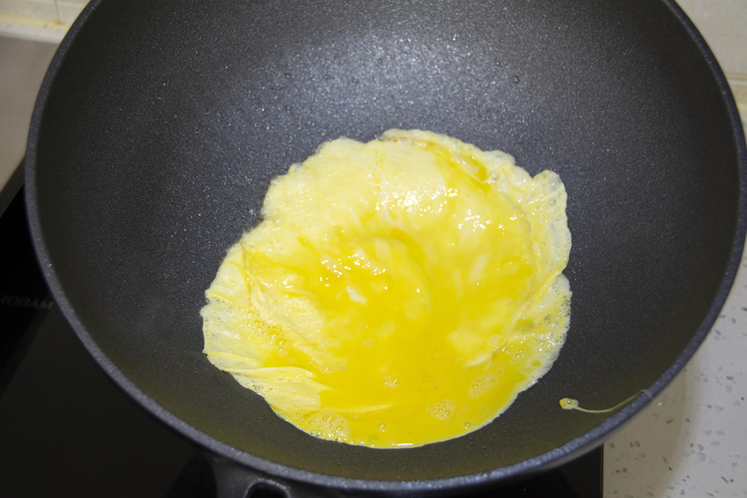 九阳晶钻一体不粘锅炒锅,九阳晶钻耐磨不粘锅炒菜视频