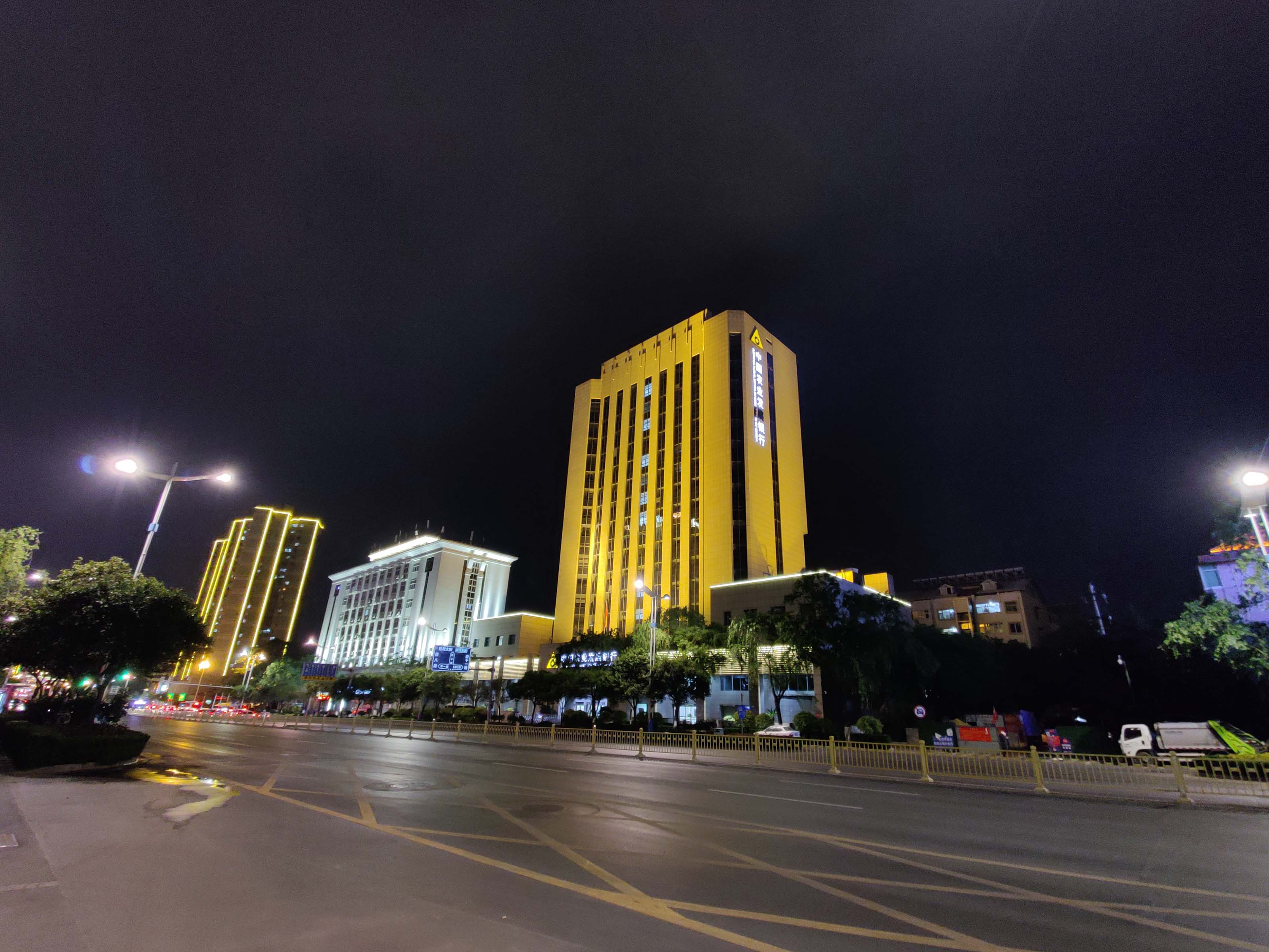 oneplus8pro2024还值得买吗,oneplus8pro测评