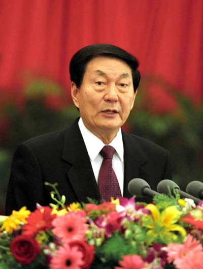 1998年，敬一丹请求*镕基朱**为《焦点访谈》题词，*镕基朱**如何回复？