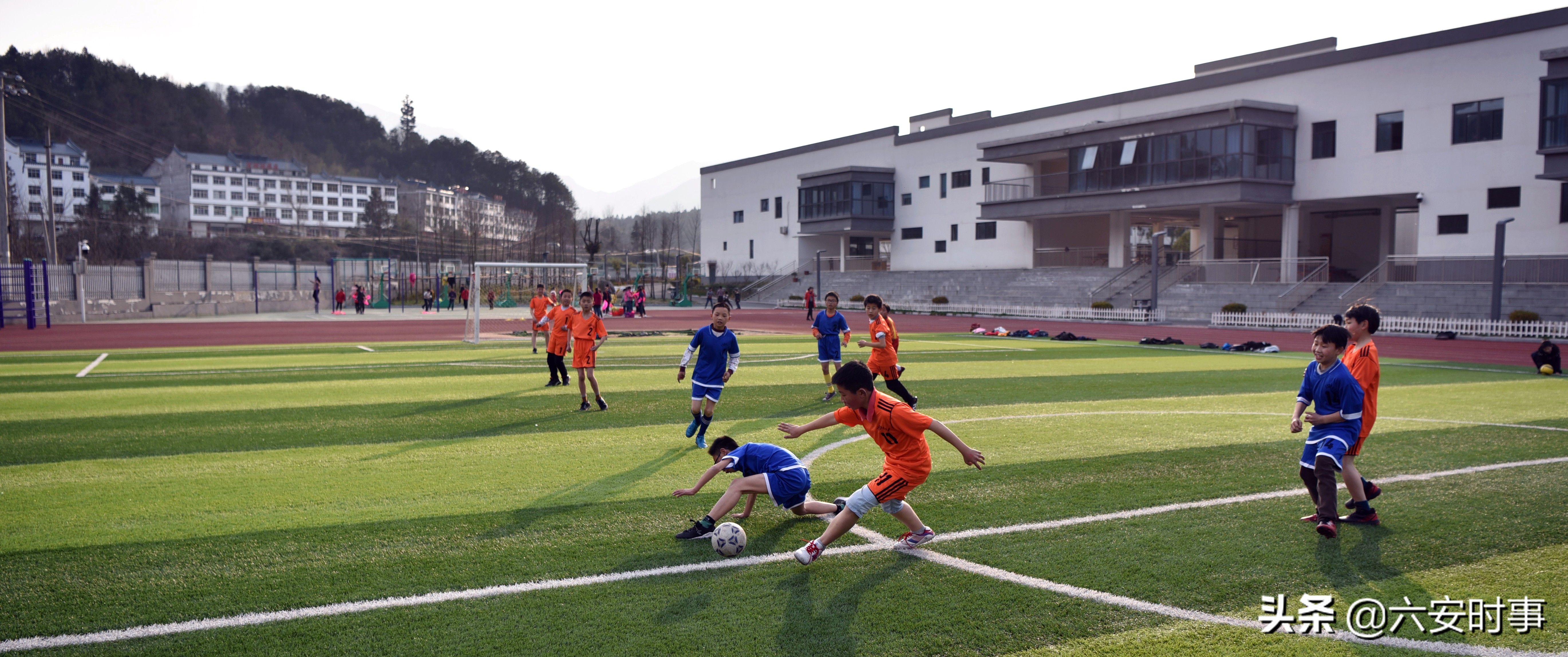 宿州市志愿者开展培训,志愿者来到小学传承雷锋精神