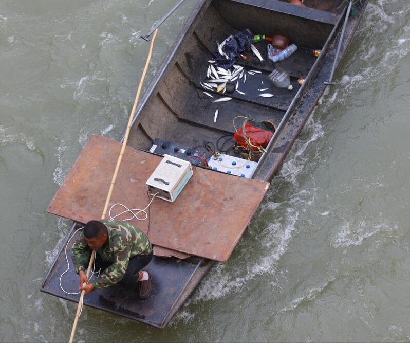 梅山水库被承包合法吗,水库偷鱼网