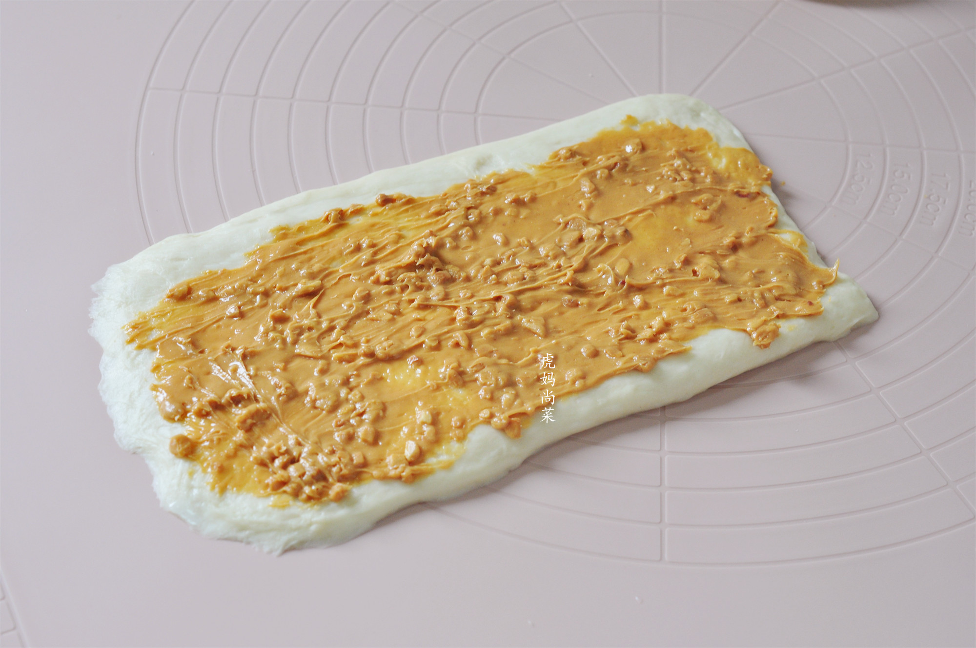 奶香浓郁的早餐小面包，蛋白质丰富又柔软，很适合老年人