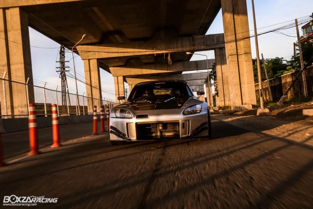 带你走进本田s2000,本田跑车s2000第一视角