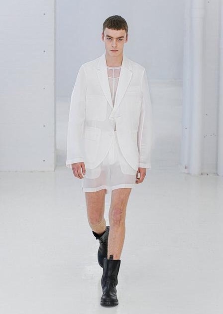 完美通勤穿搭｜18个性冷淡风极简主义品牌