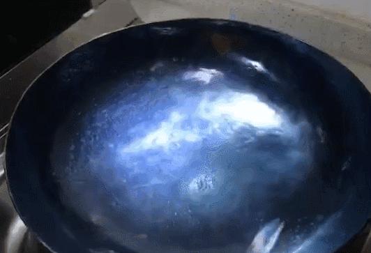 这锅绝了！没放一滴油，喷香诱人还不粘，秒杀饭馆招牌，全家人吃到连渣都不剩