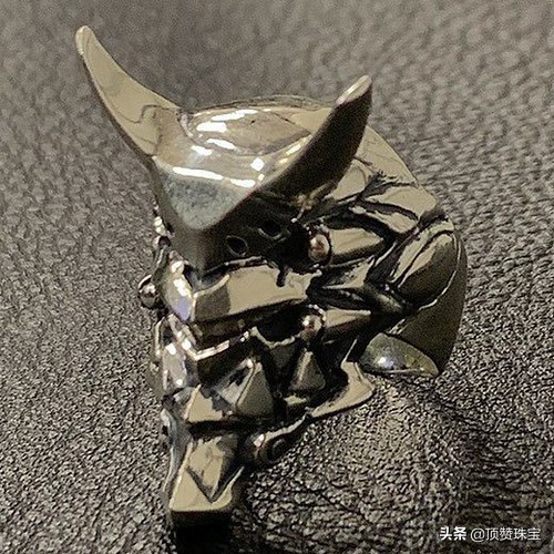 EVA福音战士又出新戒指周边，9万一枚你买吗