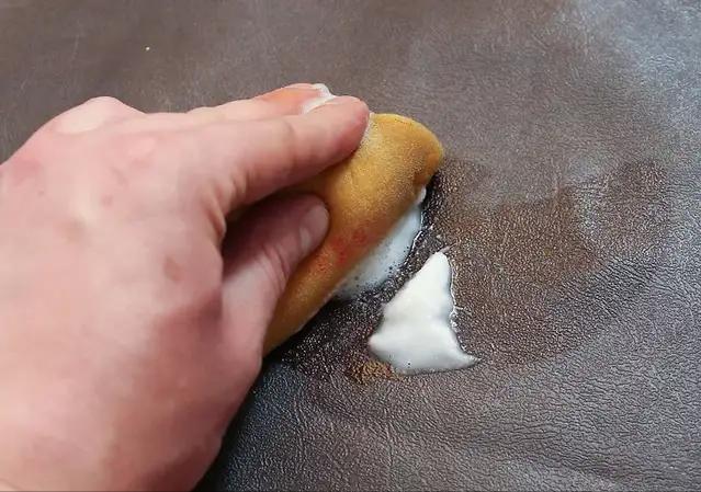 如何使用小苏打清洁,用小苏打怎么清洗车内的污渍