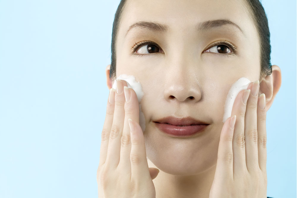 痘痘严重爆发，口服抗生素治疗安全有效吗？