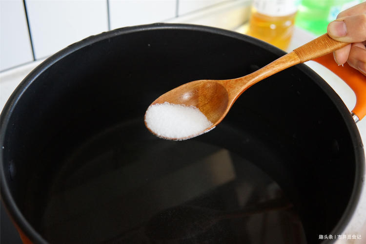 菠萝要用盐水泡多少分钟才能吃,菠萝要在盐水里面泡几分钟才能吃