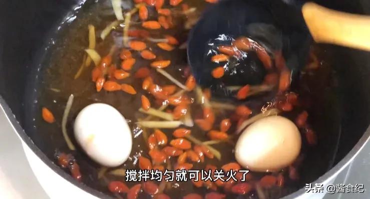 鸡蛋核桃枸杞一起吃有什么好处,枸杞加鸡蛋生姜对男人有什么好处