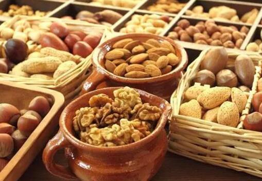 过年回家带点什么礼物实在,过年回家应该带点什么好吃的东西