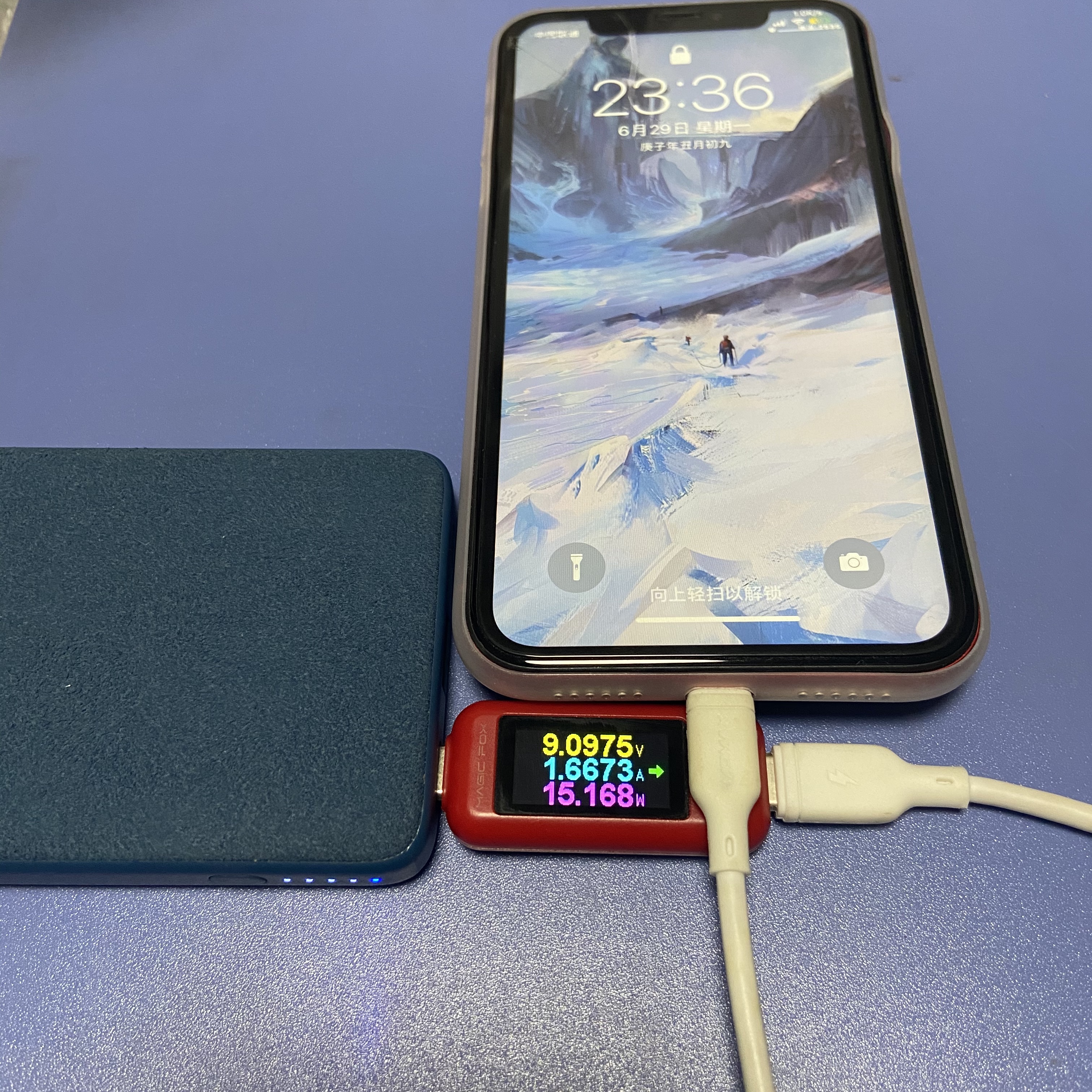 爱国者移动电源2018纪念版,爱国者10000毫安充电宝测评