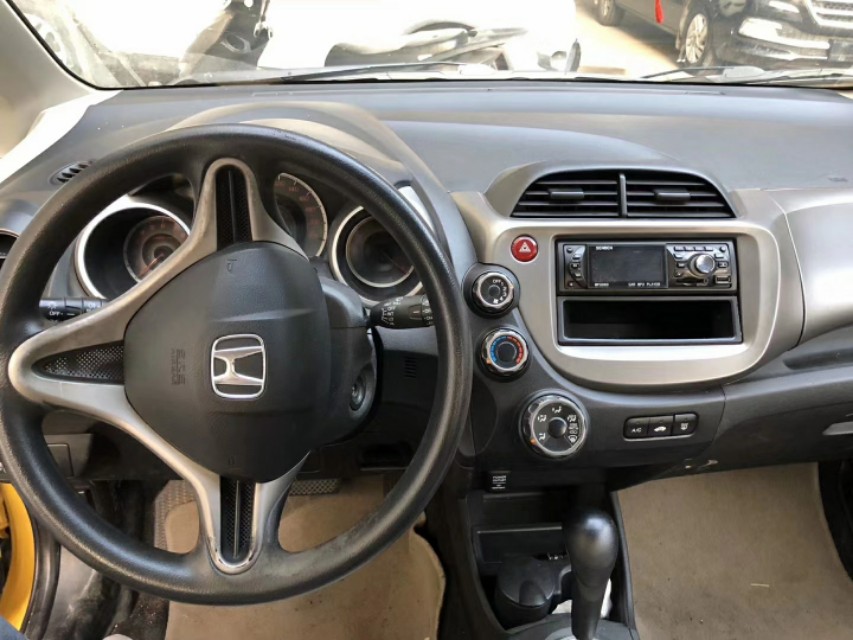 13年上牌1.3排量本田飞度，车况精品，代步神器