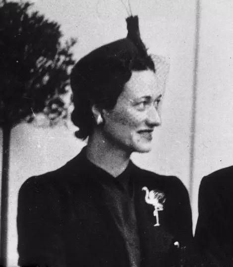 英国历史上最禁断的爱恋：国王退位，只为与她成婚