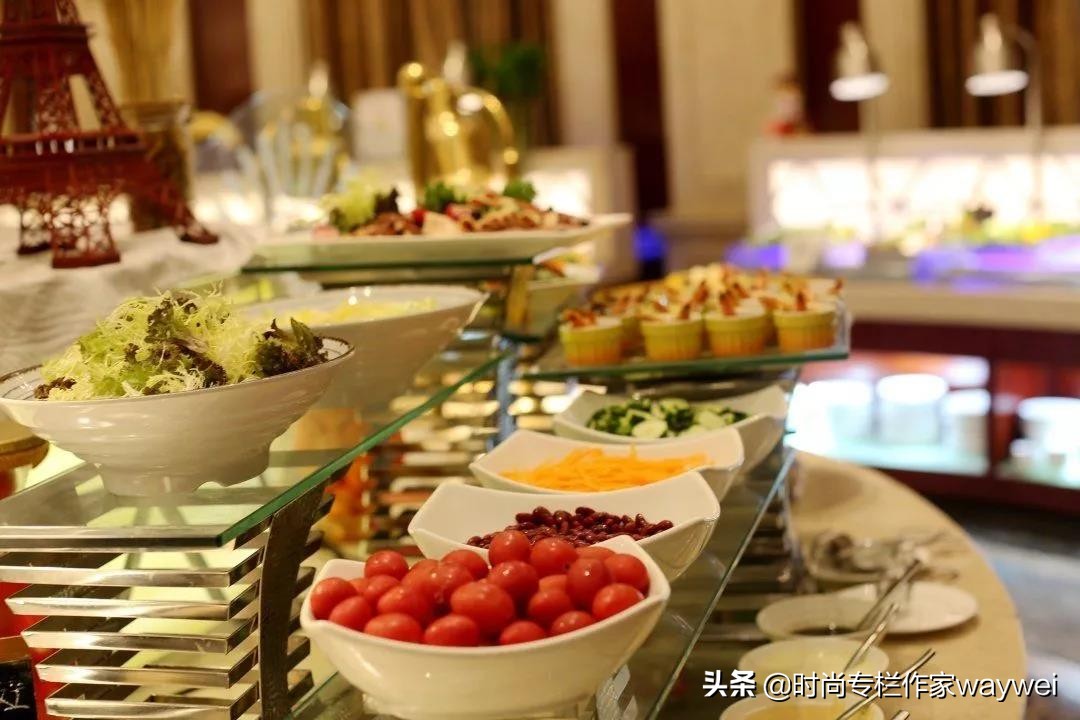 寒风飒飒，人类无法阻止火锅的蔓延势头了……