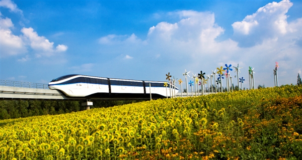 全球首条跨海云轨列车,全球首条比亚迪云轨