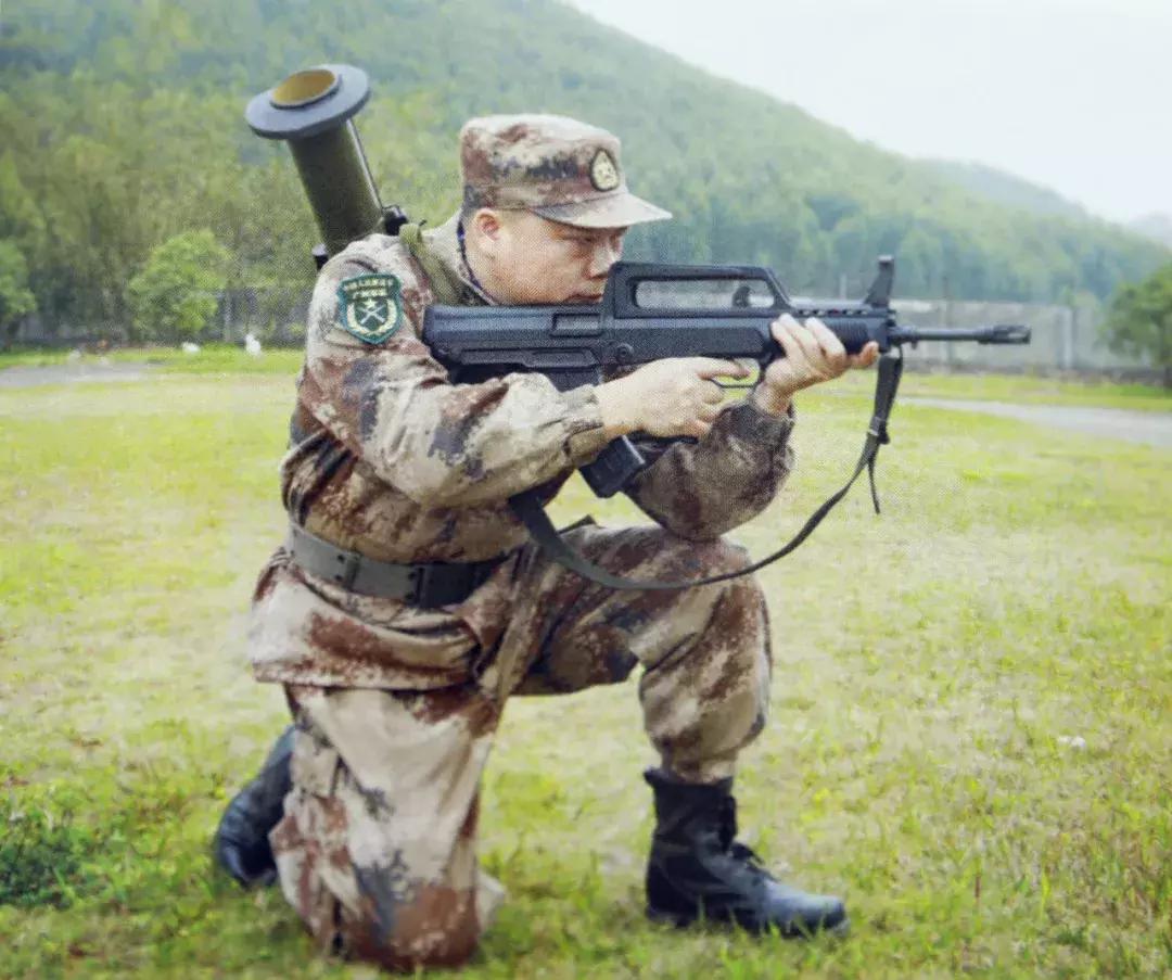 八一特辑退伍不褪色警营守初心,八一特辑兵在警营