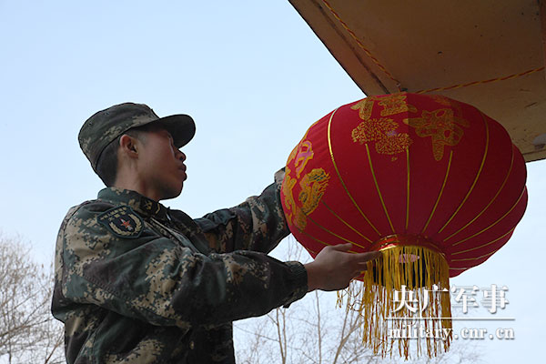 新春走基层火箭军军事频道,新春走军营部队新闻