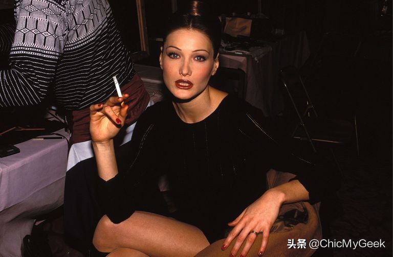 超模、歌手、第一夫人！你无法想象的法国传奇女子