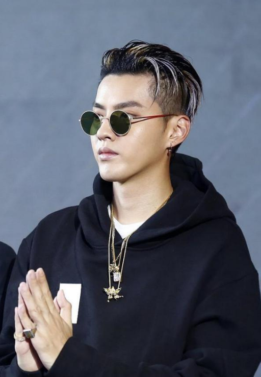 吴亦凡当过海外代购？上海海关发文，某吴巨星空运盗版名牌包