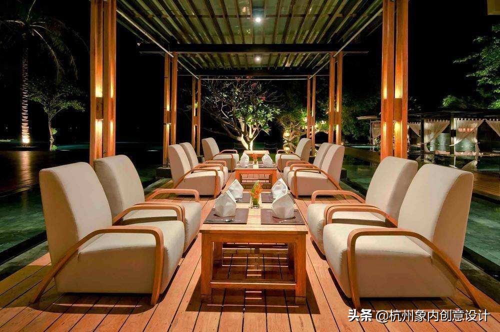 酒店的酒和商超的酒有什么区别,酒店里的酒吧好玩么