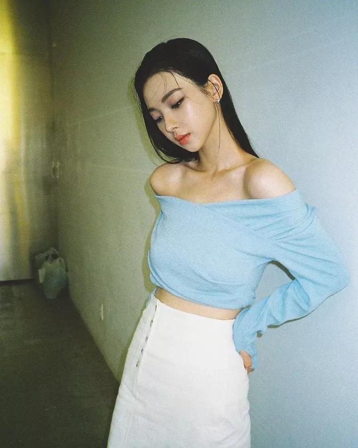 明星同款针织衫日常穿搭,秋天衣服推荐女毛衣