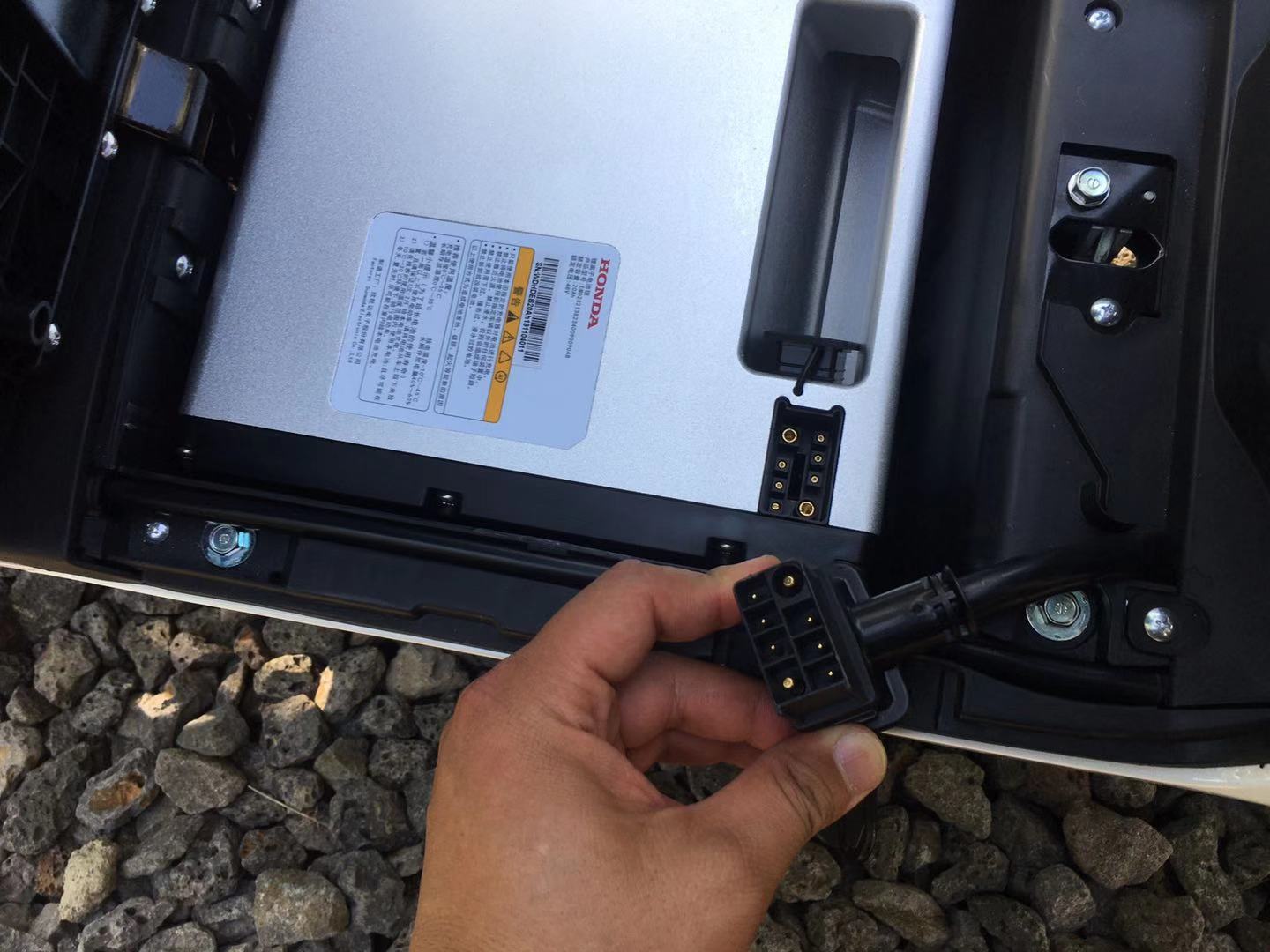 本田小龟遇到水打不着火,小龟电动车漏电